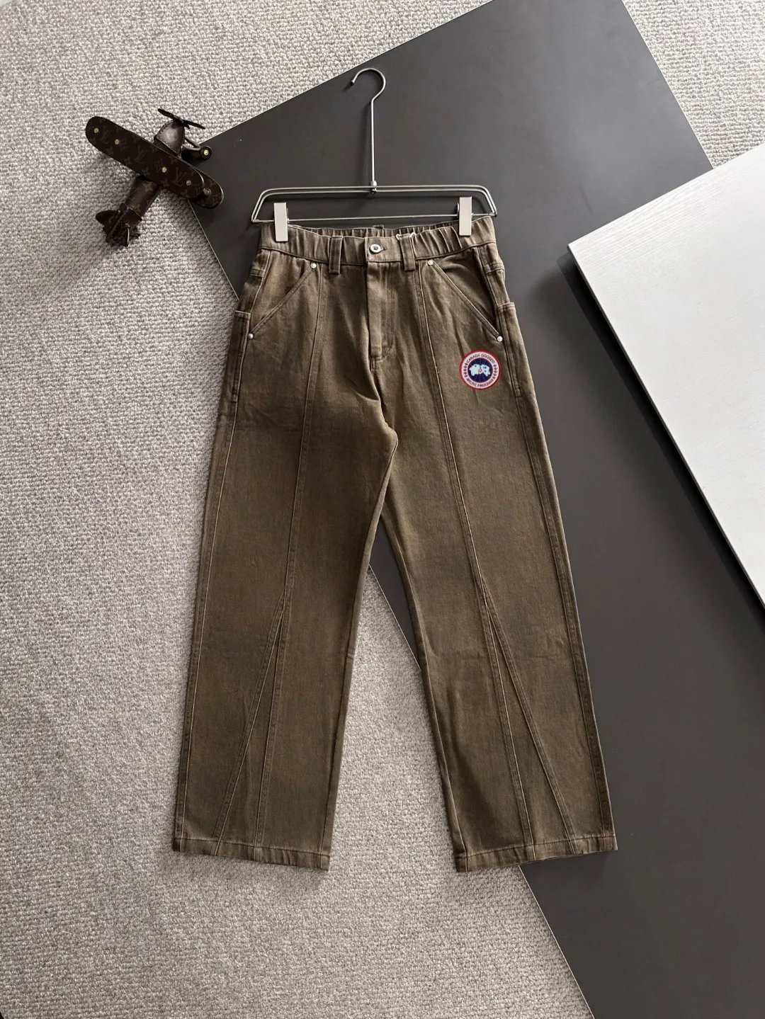 Next day shipping P360 Big Goose 2025 new autumn elastic band casual pants, thick counter-customized fabrics, high breathability and comfort, impeccable details, brand element design concept, reflecting high quality. It feels delicate and soft! It presents a casual cut and the upper body shape is great! Size: M-4XL